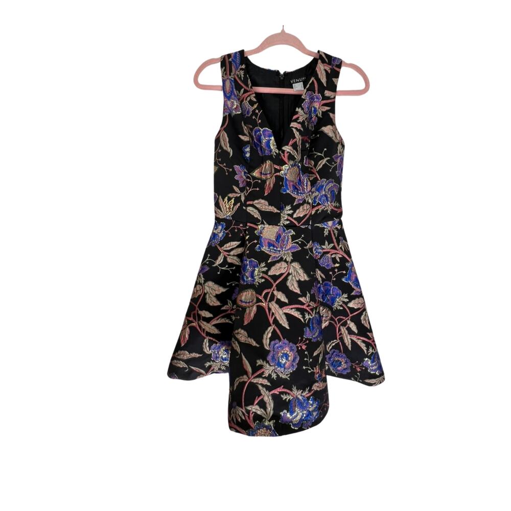 Venus Sleeveless Fit & Flare Black w/ Embriodered Flowers Mini Dress Size 2